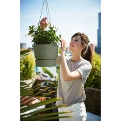 Elho 24cm Leaf Green Greenville Hanging Basket Planter 10 Elho 24cm Leaf Green Greenville Hanging Basket Planter -Outdoor Garden Care Store 8711904332440 4